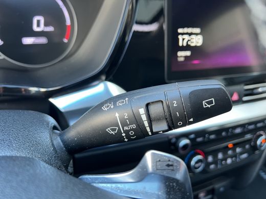 Kia e-Niro DynamicPlusLine 39 kWh 136pk | Camera | Carplay | Trekhaak | Adaptive cruise control | Schuifdak ... ActivLease financial lease