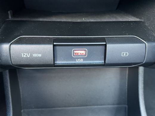 Kia e-Niro DynamicPlusLine 39 kWh 136pk | Camera | Carplay | Trekhaak | Adaptive cruise control | Schuifdak ... ActivLease financial lease