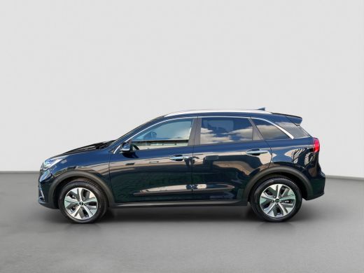 Kia e-Niro DynamicPlusLine 39 kWh 136pk | Camera | Carplay | Trekhaak | Adaptive cruise control | Schuifdak ... ActivLease financial lease