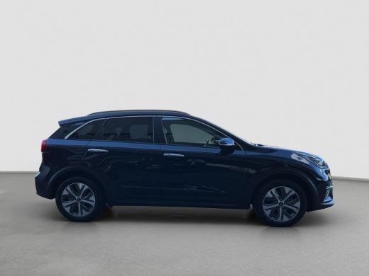 Kia e-Niro DynamicPlusLine 39 kWh 136pk | Camera | Carplay | Trekhaak | Adaptive cruise control | Schuifdak ... ActivLease financial lease