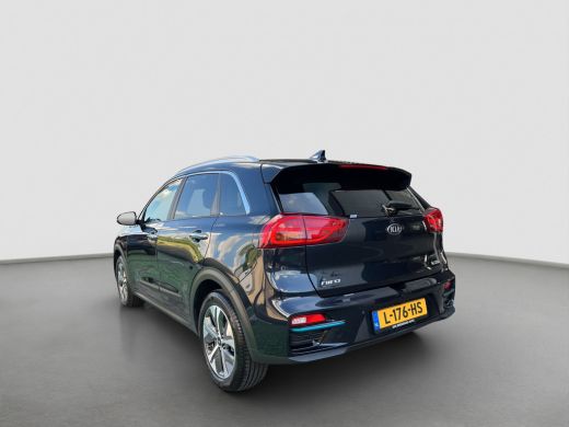 Kia e-Niro DynamicPlusLine 39 kWh 136pk | Camera | Carplay | Trekhaak | Adaptive cruise control | Schuifdak ... ActivLease financial lease