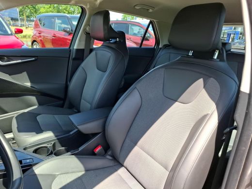 Kia Niro EV Edtition 64.8 kWh | SOH 97,5 % | Stoel en stuur verwarming | Achteruitrijcamera | ActivLease financial lease