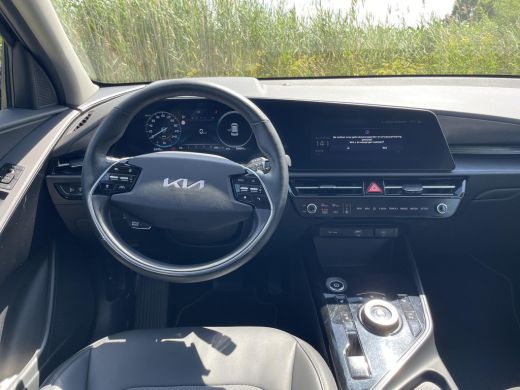Kia Niro EV Edition 64.8 kWh | SOH 97,7% | Stoel en stuur verwarming | Achteruitrijcamera | ActivLease financial lease
