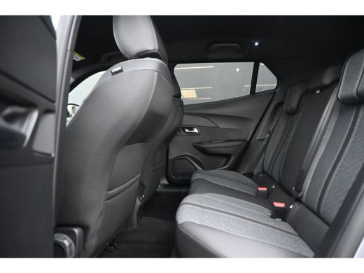 Peugeot 2008 1.2 PureTech 100 Allure | Navigatie | Keyless-Entry | Climate Control | Full-LED | Parkeersensore... ActivLease financial lease