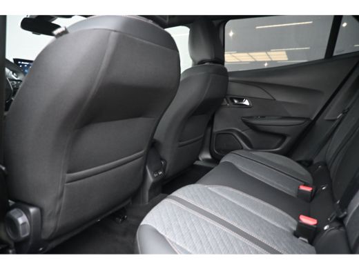 Peugeot 2008 1.2 PureTech 100 Allure | Navigatie | Keyless-Entry | Climate Control | Full-LED | Parkeersensore... ActivLease financial lease