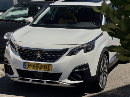 Peugeot 5008 1.2 AUT8 PREMIUM AVANTAGE 7 PERS PANODAK LEDER NAVI CAMERA  DIGI-DASH APPLE-CARPLAY LED LMV PDC ActivLease financial lease