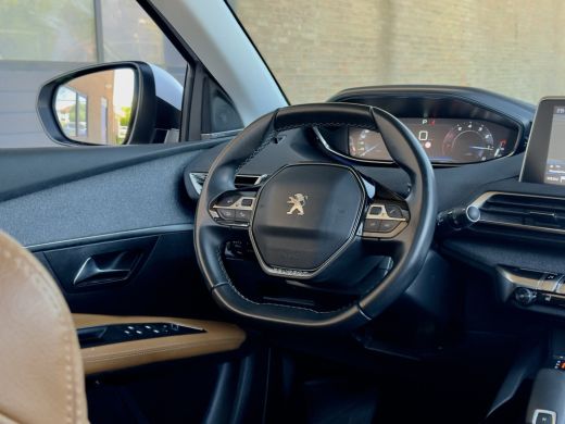 Peugeot 5008 1.2 AUT8 PREMIUM AVANTAGE 7 PERS PANODAK LEDER NAVI CAMERA  DIGI-DASH APPLE-CARPLAY LED LMV PDC ActivLease financial lease