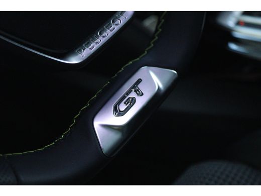 Peugeot e-208 EV GT 350 50 kWh | SoH 100% | Cruise Control | Panoramadak | Camera | Carplay | Navi | Climate | ... ActivLease financial lease