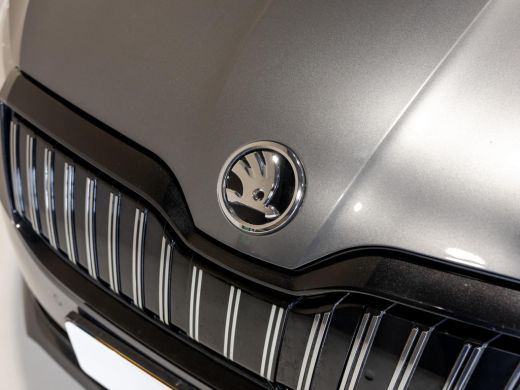 Skoda Superb Combi 1.4 TSI iV Sportline Business / 218pk / Trekhaak / Stoel en stuur verwarming / ActivLease financial lease