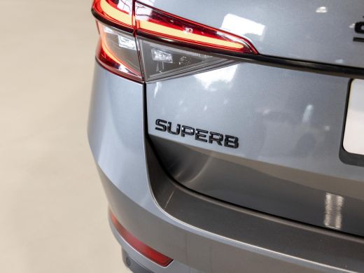 Skoda Superb Combi 1.4 TSI iV Sportline Business / 218pk / Trekhaak / Stoel en stuur verwarming / ActivLease financial lease