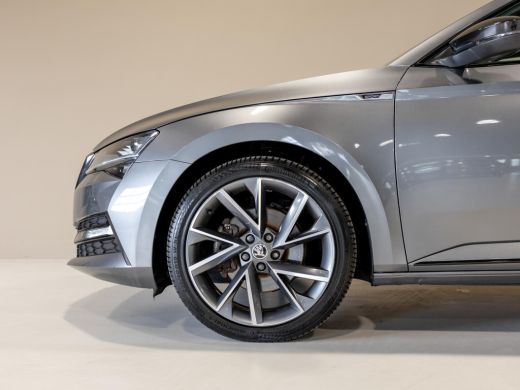 Skoda Superb Combi 1.4 TSI iV Sportline Business / 218pk / Trekhaak / Stoel en stuur verwarming / ActivLease financial lease