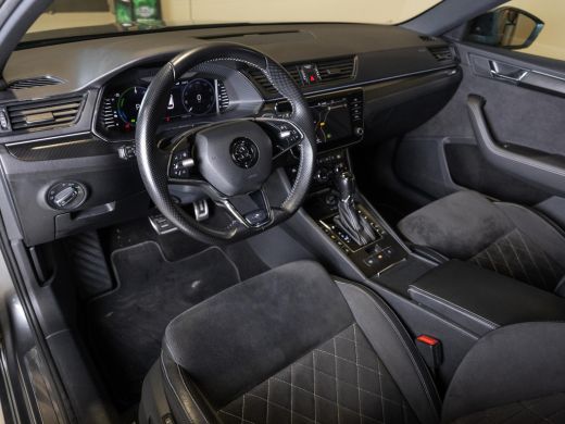 Skoda Superb Combi 1.4 TSI iV Sportline Business / 218pk / Trekhaak / Stoel en stuur verwarming / ActivLease financial lease