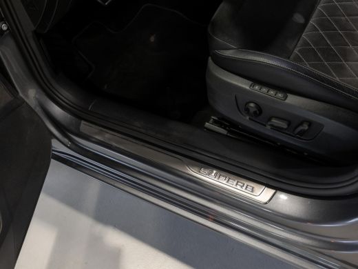 Skoda Superb Combi 1.4 TSI iV Sportline Business / 218pk / Trekhaak / Stoel en stuur verwarming / ActivLease financial lease