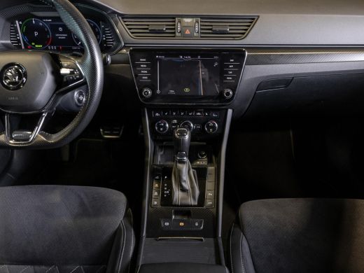 Skoda Superb Combi 1.4 TSI iV Sportline Business / 218pk / Trekhaak / Stoel en stuur verwarming / ActivLease financial lease