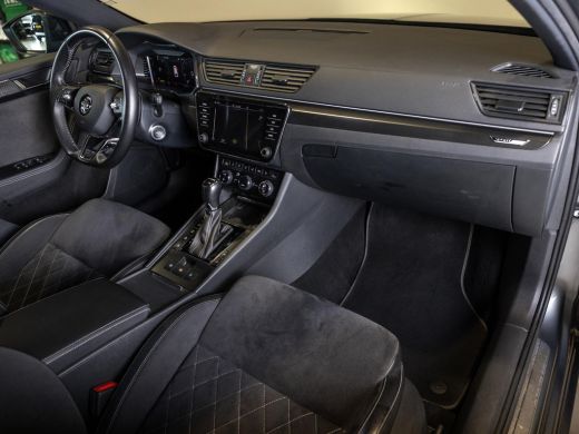 Skoda Superb Combi 1.4 TSI iV Sportline Business / 218pk / Trekhaak / Stoel en stuur verwarming / ActivLease financial lease