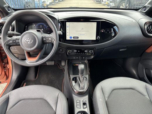 Toyota Aygo Hybrid 115 envy | JBL-Audio | Stoelverwarming | Parkeersensoren | ActivLease financial lease