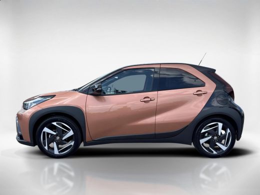 Toyota Aygo Hybrid 115 envy | JBL-Audio | Stoelverwarming | Parkeersensoren | ActivLease financial lease