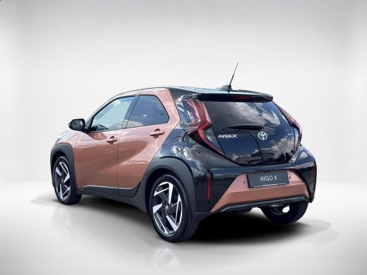 Toyota Aygo Hybrid 115 envy | JBL-Audio | Stoelverwarming | Parkeersensoren | ActivLease financial lease