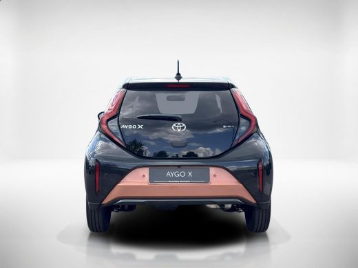 Toyota Aygo Hybrid 115 envy | JBL-Audio | Stoelverwarming | Parkeersensoren | ActivLease financial lease