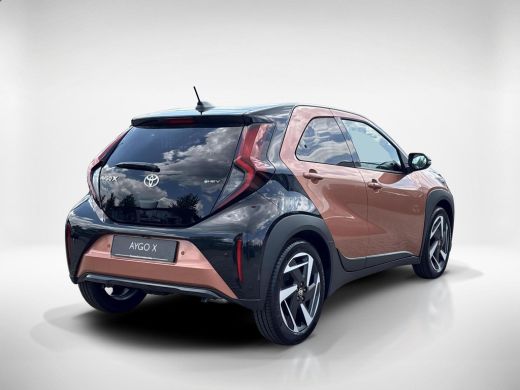 Toyota Aygo Hybrid 115 envy | JBL-Audio | Stoelverwarming | Parkeersensoren | ActivLease financial lease