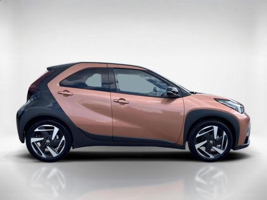 Toyota Aygo Hybrid 115 envy | JBL-Audio | Stoelverwarming | Parkeersensoren | ActivLease financial lease