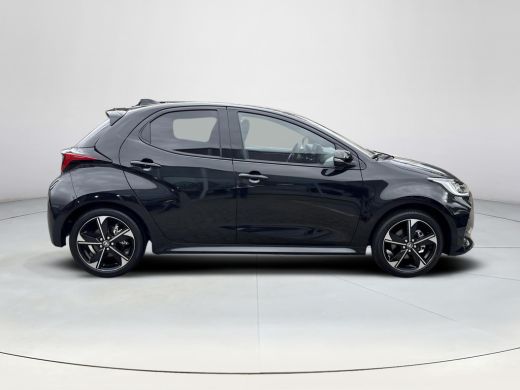 Toyota Yaris 1.5 Hybrid 130 Executive **STOEL- EN STUURVERWARMING/ PARKEERSENSOREN/ DODEHOEK DETECTIE** ActivLease financial lease