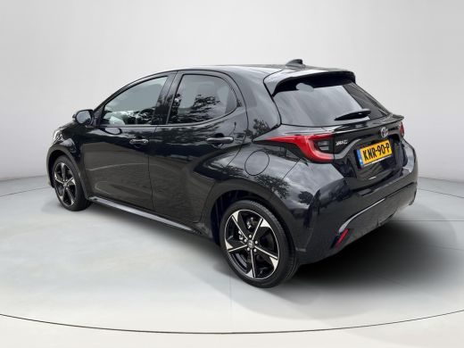 Toyota Yaris 1.5 Hybrid 130 Executive **STOEL- EN STUURVERWARMING/ PARKEERSENSOREN/ DODEHOEK DETECTIE** ActivLease financial lease