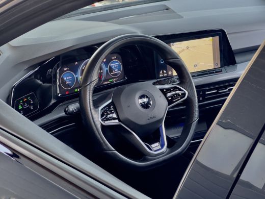 Volkswagen Golf 1.4 eHybride GTE PANODAK LEDER NAVI CAMERA DIGI-DASH APPLE-CARPLAY ActivLease financial lease