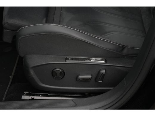 Volkswagen Golf 1.5 eHybrid 50 Edition 204PK | Camera | Ergostoel | Apple Carplay | ActivLease financial lease