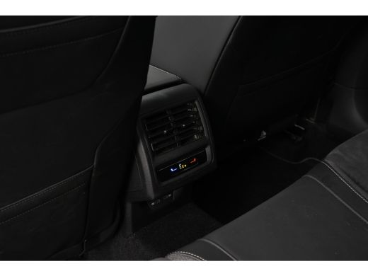 Volkswagen Golf 1.5 eHybrid 50 Edition 204PK | Camera | Ergostoel | Apple Carplay | ActivLease financial lease