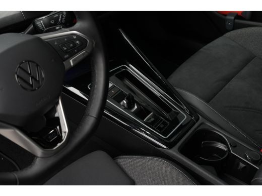 Volkswagen Golf 1.5 eHybrid 50 Edition 204PK | Camera | Ergostoel | Apple Carplay | ActivLease financial lease