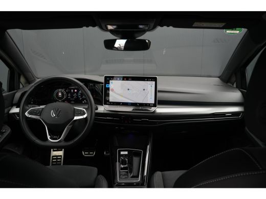 Volkswagen Golf 1.5 eHybrid 50 Edition 204PK | Camera | Ergostoel | Apple Carplay | ActivLease financial lease