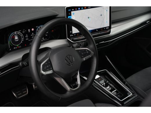 Volkswagen Golf 1.5 eHybrid 50 Edition 204PK | Camera | Ergostoel | Apple Carplay | ActivLease financial lease