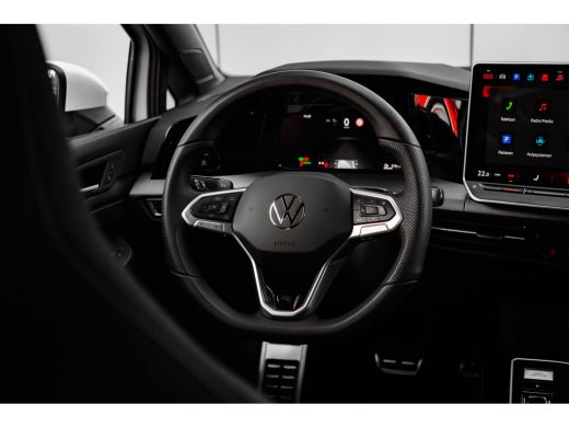 Volkswagen Golf Variant 1.5 eTSI R-Line Edition 115pk DSG/AUTO | Achteruitrijcamera | Airco (automatisch) | Apple... ActivLease financial lease