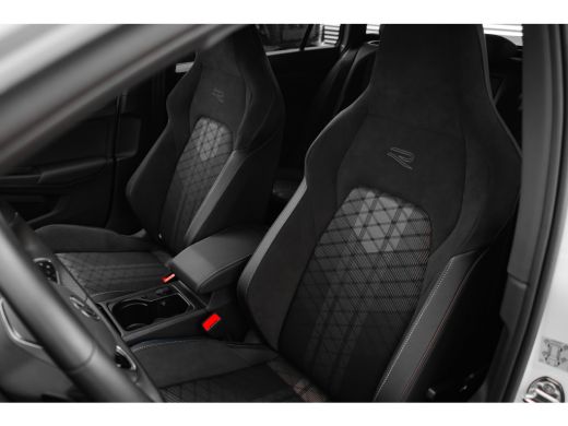 Volkswagen Golf Variant 1.5 eTSI R-Line Edition 115pk DSG/AUTO | Achteruitrijcamera | Airco (automatisch) | Apple... ActivLease financial lease