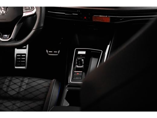 Volkswagen Golf Variant 1.5 eTSI R-Line Edition 115pk DSG/AUTO | Achteruitrijcamera | Airco (automatisch) | Apple... ActivLease financial lease
