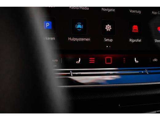 Volkswagen Golf Variant 1.5 eTSI R-Line Edition 115pk DSG/AUTO | Achteruitrijcamera | Airco (automatisch) | Apple... ActivLease financial lease