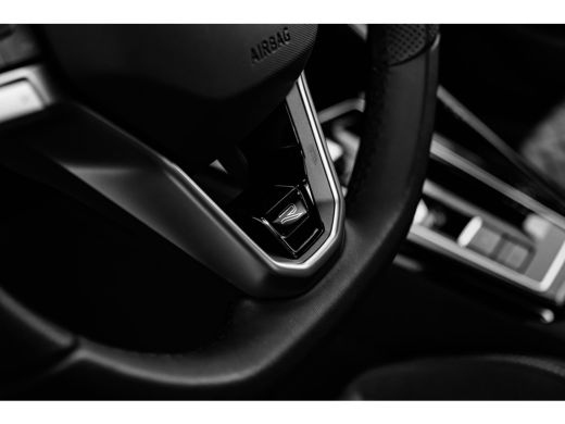 Volkswagen Golf Variant 1.5 eTSI R-Line Edition 115pk DSG/AUTO | Achteruitrijcamera | Airco (automatisch) | Apple... ActivLease financial lease