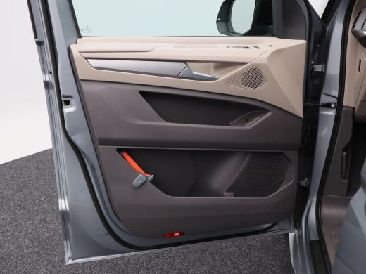 Volkswagen Multivan 1.4 eHybrid L2H1 Style 7-Persoons | Panorama dak | Stoelverwarming | Adaptive Cruise | Trekhaak |... ActivLease financial lease