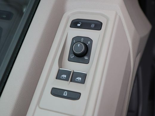 Volkswagen Multivan 1.4 eHybrid L2H1 Style 7-Persoons | Panorama dak | Stoelverwarming | Adaptive Cruise | Trekhaak |... ActivLease financial lease