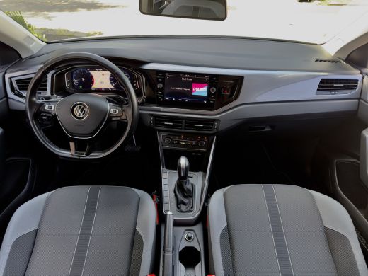 Volkswagen Polo 1.0 TSI AUT7 R-LINE HIGHLINE NAVI DIGI-DASH APPLE-CARPLAY LED LMV PDC ActivLease financial lease