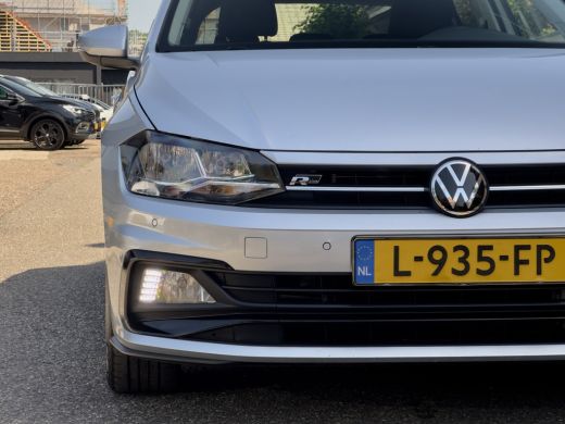 Volkswagen Polo 1.0 TSI AUT7 R-LINE HIGHLINE NAVI DIGI-DASH APPLE-CARPLAY LED LMV PDC ActivLease financial lease
