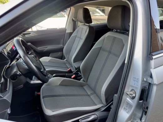 Volkswagen Polo 1.0 TSI AUT7 R-LINE HIGHLINE NAVI DIGI-DASH APPLE-CARPLAY LED LMV PDC ActivLease financial lease