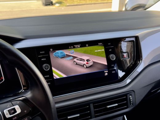 Volkswagen Polo 1.0 TSI AUT7 R-LINE HIGHLINE NAVI DIGI-DASH APPLE-CARPLAY LED LMV PDC ActivLease financial lease