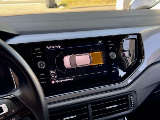 Volkswagen Polo 1.0 TSI AUT7 R-LINE HIGHLINE NAVI DIGI-DASH APPLE-CARPLAY LED LMV PDC ActivLease financial lease