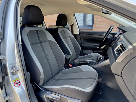 Volkswagen Polo 1.0 TSI AUT7 R-LINE HIGHLINE NAVI DIGI-DASH APPLE-CARPLAY LED LMV PDC ActivLease financial lease