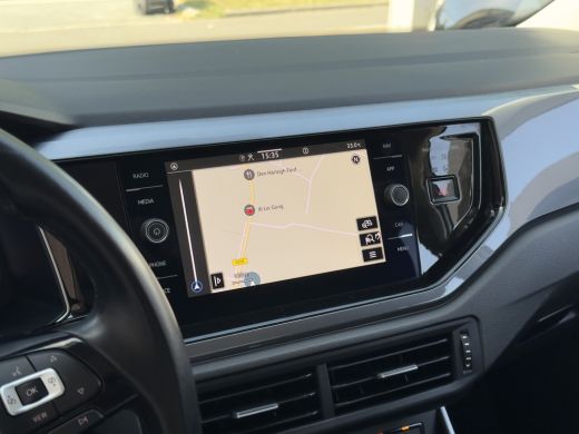 Volkswagen Polo 1.0 TSI AUT7 R-LINE HIGHLINE NAVI DIGI-DASH APPLE-CARPLAY LED LMV PDC ActivLease financial lease