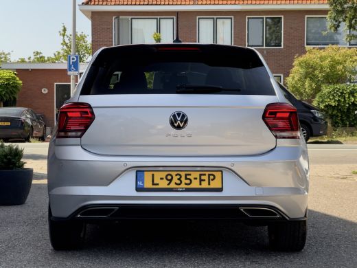 Volkswagen Polo 1.0 TSI AUT7 R-LINE HIGHLINE NAVI DIGI-DASH APPLE-CARPLAY LED LMV PDC ActivLease financial lease