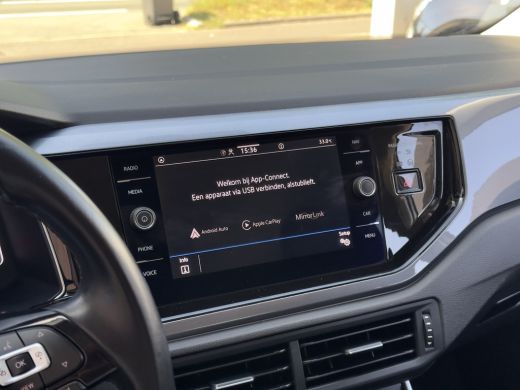 Volkswagen Polo 1.0 TSI AUT7 R-LINE HIGHLINE NAVI DIGI-DASH APPLE-CARPLAY LED LMV PDC ActivLease financial lease