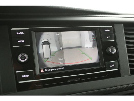 Volkswagen Transporter 2.0 TDI L2H1 | DC | 6 Zits | Airco | Camera | Trekhaak | Carplay ActivLease financial lease